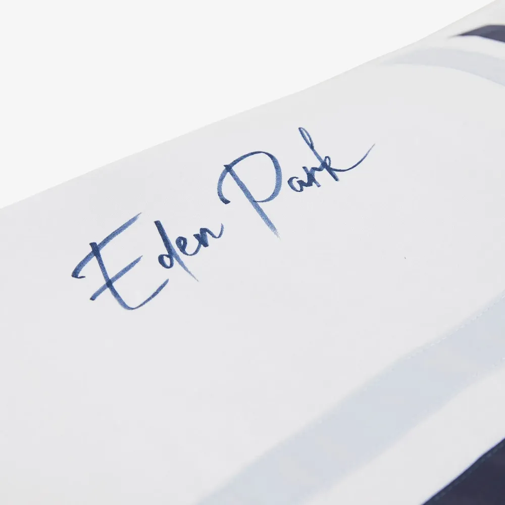 Nappe Blanche à Bandes Tricolores