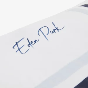 Alternative view of Nappe blanche à bandes tricolores