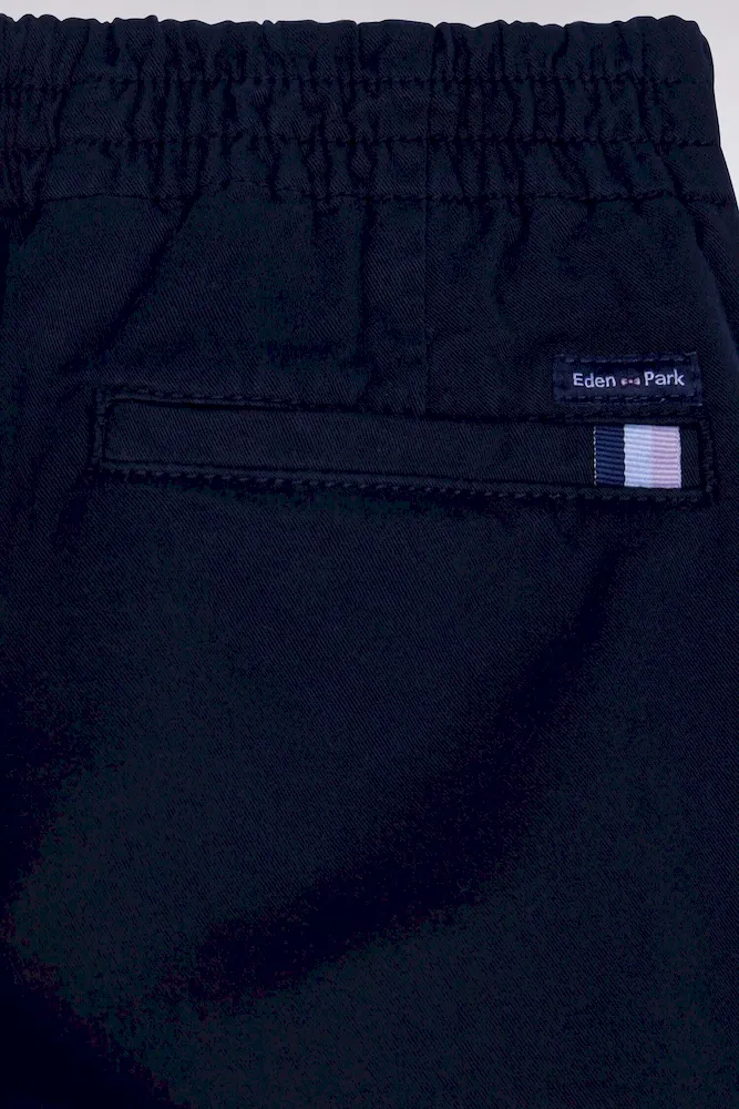 Pantalon chino à taille élastiquée en coton stretch marine – Bild 2