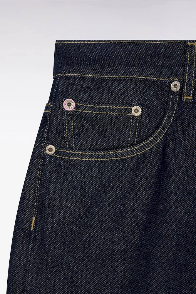 Jean en denim brut coupe droite large à revers cousu – Bild 6