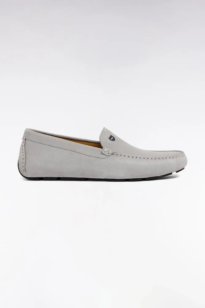 Mocassins en cuir suédé gris clair