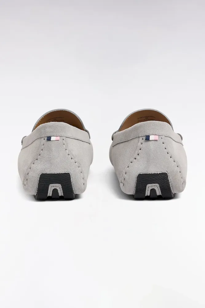 Mocassins en cuir suédé gris clair – Bild 3