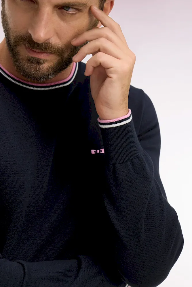 Pull col rond en coton marine à rayures fines – Bild 4