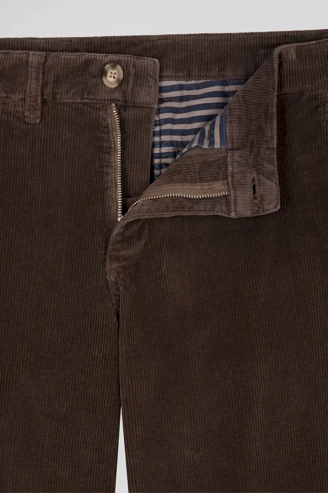 Pantalon chino en coton velours stretch marron coupe Regular – Bild 8