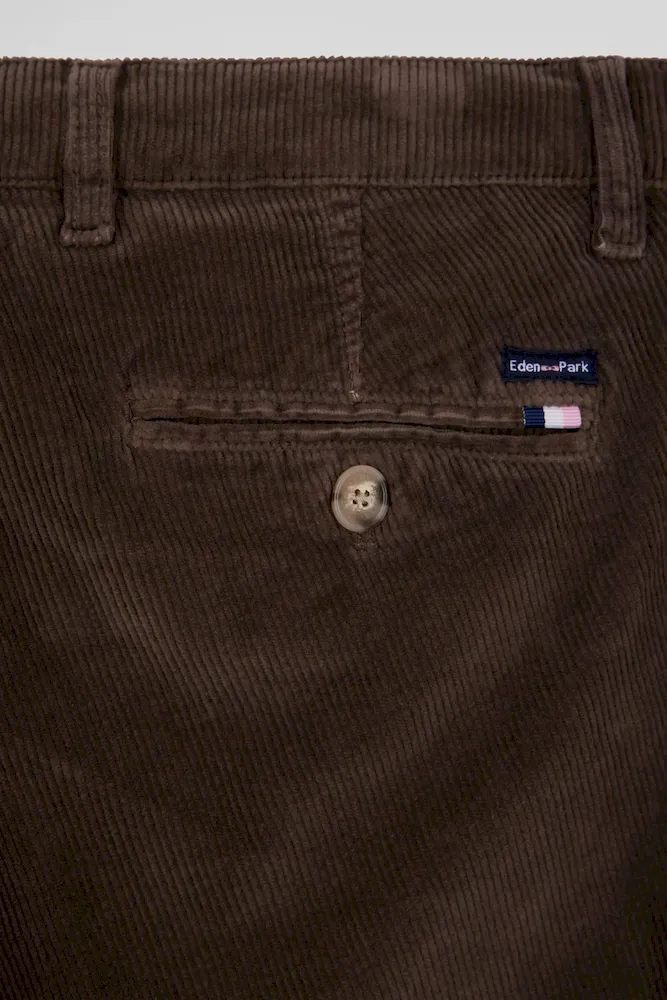 Pantalon chino en coton velours stretch marron coupe Regular – Bild 9
