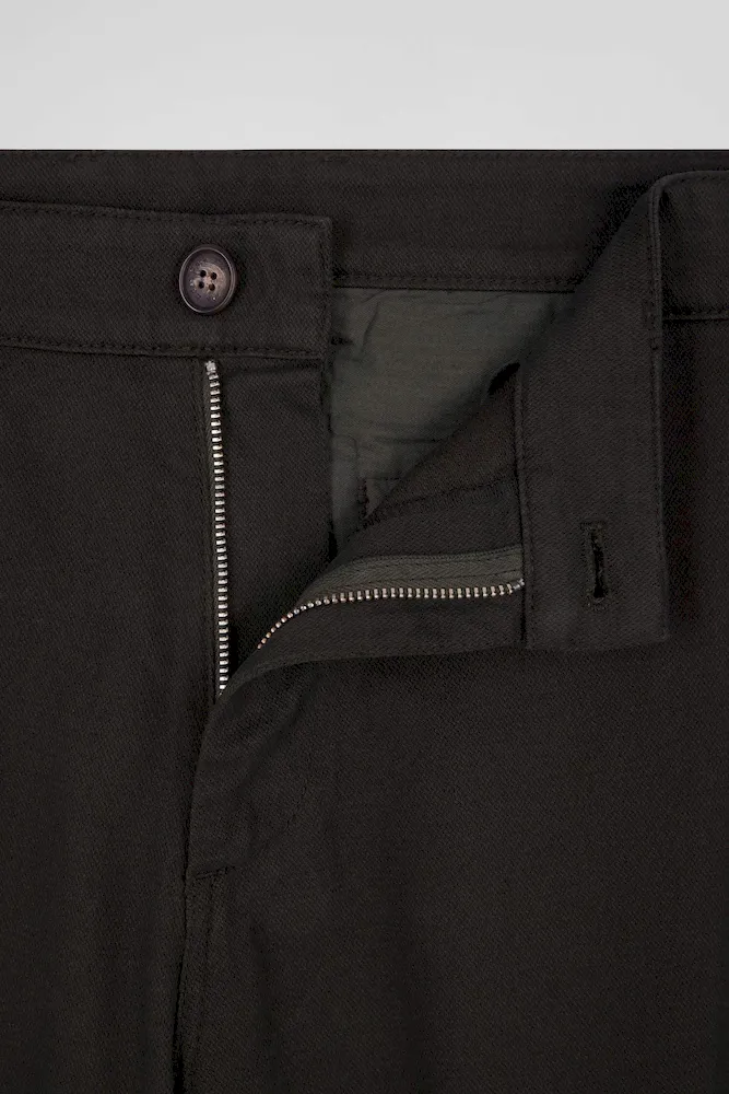 Pantalon chino en piqué de coton stretch et modal kaki coupe Regular – Bild 8