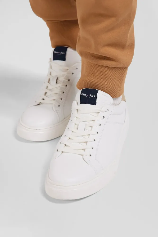 Paire De Baskets Basses En Cuir Blanc