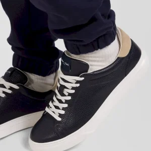 Alternative view of Paire de baskets basses en cuir bleu marine