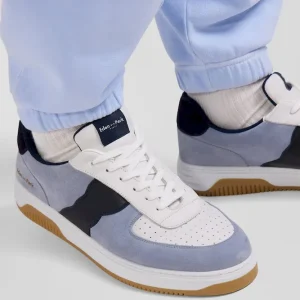 Alternative view of Baskets basses en cuir ciel découpe bleu marine