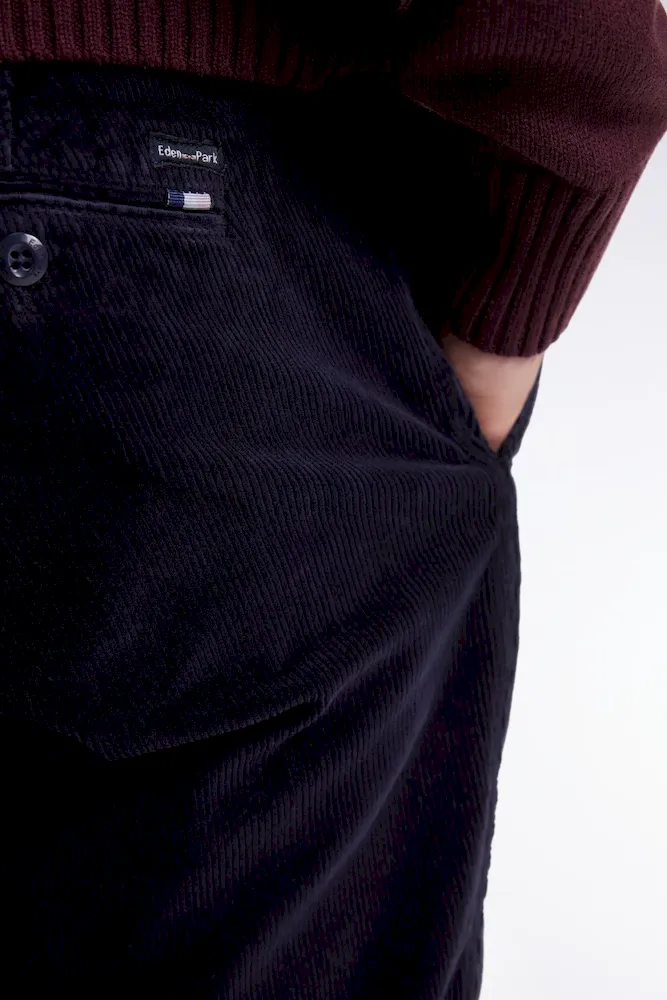 Pantalon chino sans plis en velours stretch marine – Bild 5