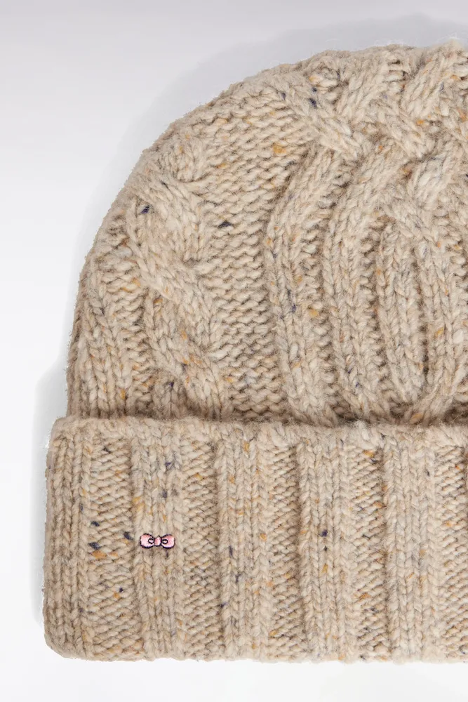 Bonnet En Laine Vierge Et Alpaga Torsadé Beige Chiné