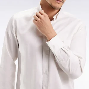 Chemise en coton piqué blanc coupe droite
