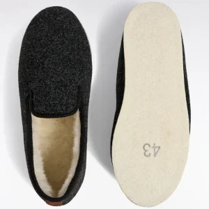 Alternative view of Chaussons en feutre et laine de mouton gris foncé