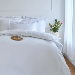 Housse de couette en percale de coton blanche bordures ciel rayées