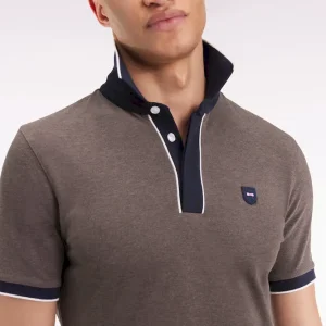 Polo manches courtes en piqué coton stretch marron coupe slim