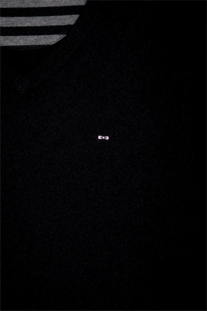 Pull col V en laine et coton noir – Bild 6