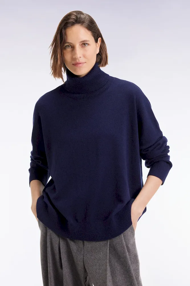 Pull à col roulé en laine et cachemire marine coupe Relaxed – Bild 3