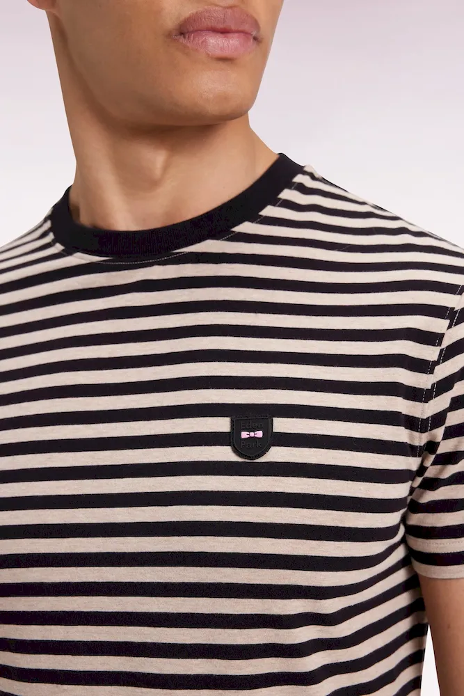 T-shirt à manches courtes en jersey de coton rayé marine et marron – Bild 4