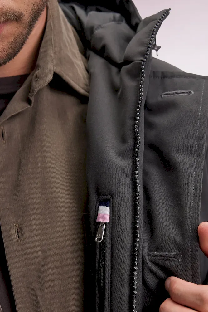 Parka courte en nylon kaki à poches plaquées – Bild 4