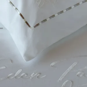 2 taies d'oreiller carrés blanc et beige - Décrochons la lune