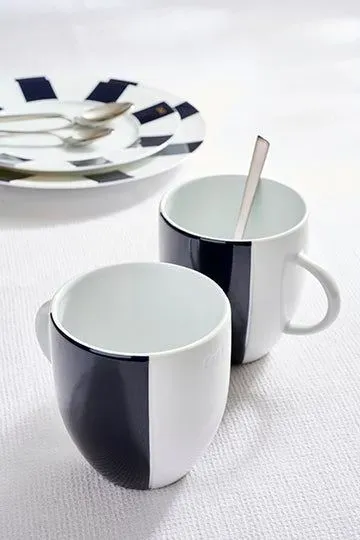 Set de deux mugs en porcelaine de Limoges blanche intérieur émaillé bleu – Bild 2